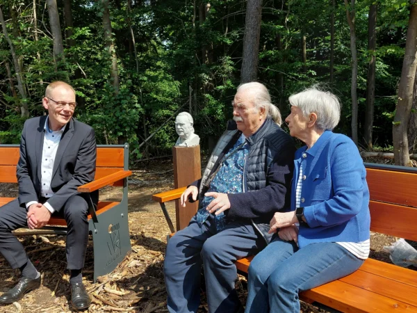 Carl Richard Montag im Gespräch mit Bürgermeister Weber