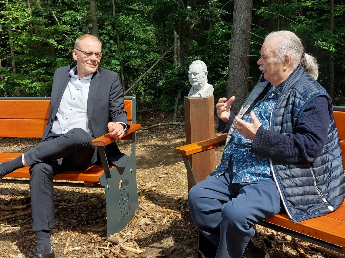 Carl Richard Montag im Gespräch mit Bürgermeister Christoph Weber